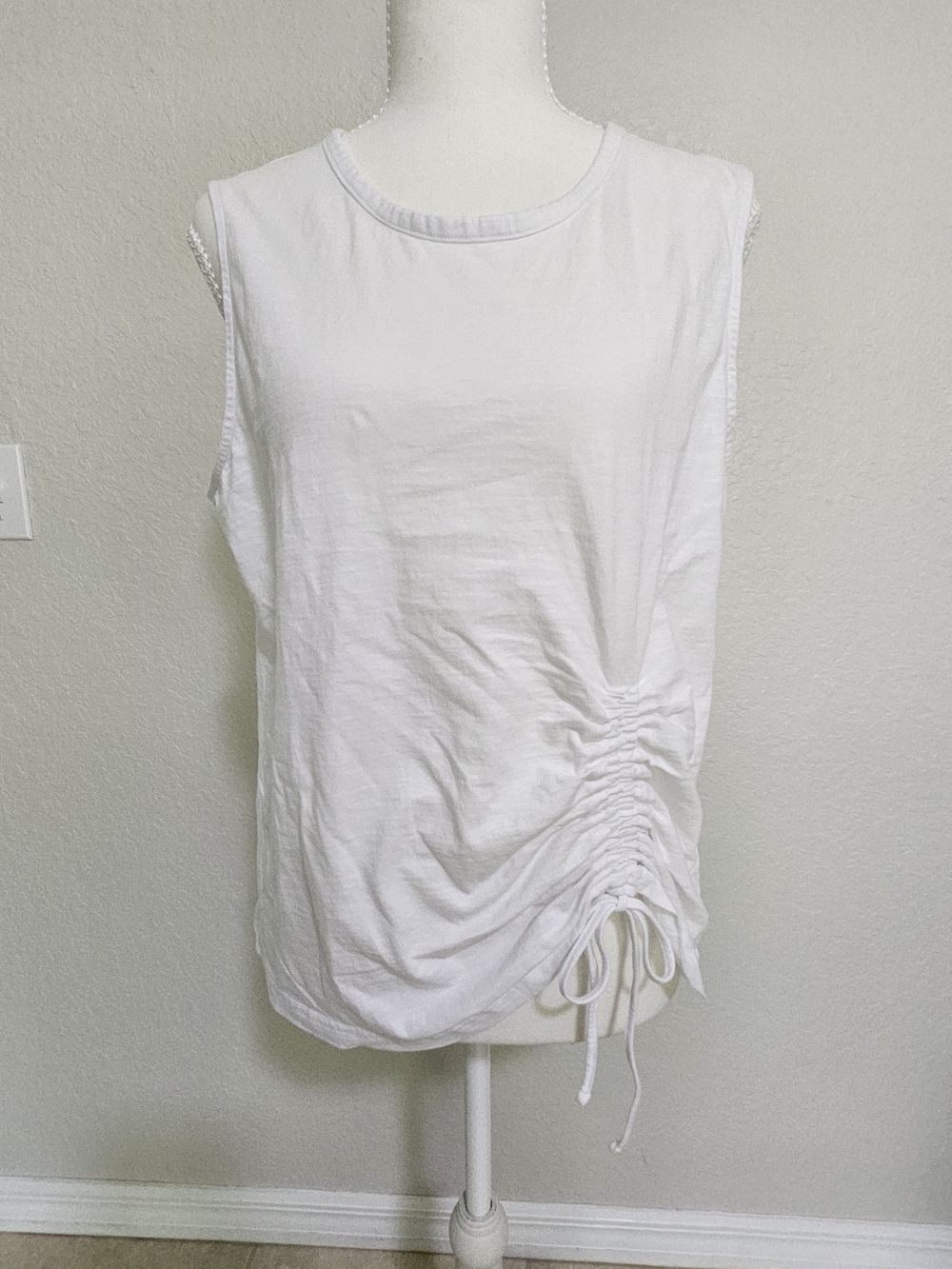 Time and Tru White Sleeveless Ruched Drawstring Tank